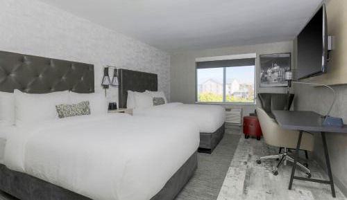Traditional Guest room with 2 Queen Bed