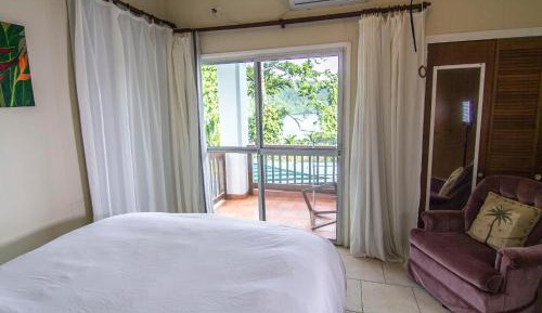 Deluxe Double Room with Balcony and Sea View