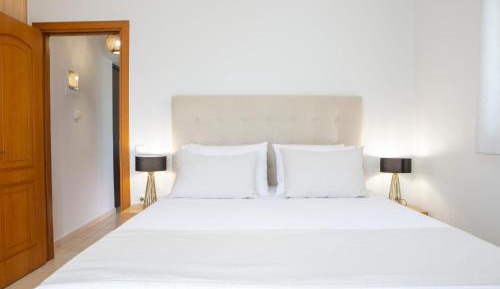 Deluxe Apartment with One Bedroom