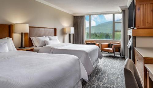 Studio Suite, 2 Queen, Mountain view, West Tower, Fireplace
