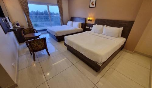 Deluxe Family Suite
