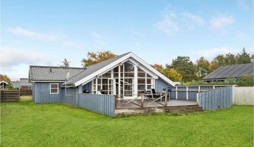 Three-Bedroom Holiday Home 