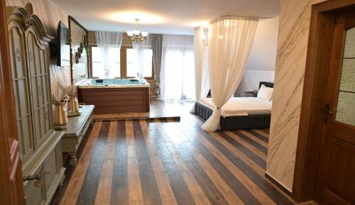 Double Room with Spa Bath