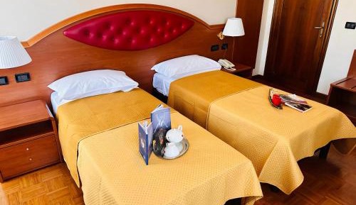Twin Room with Private Bathroom