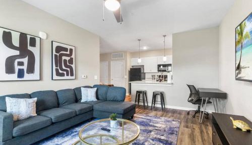 Deluxe One-Bedroom Apartment