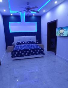 Deluxe King Studio