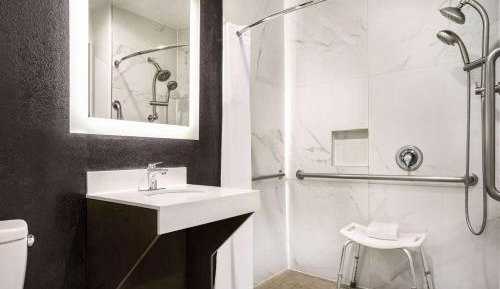 King Room - Mobility Access/Non-Smoking