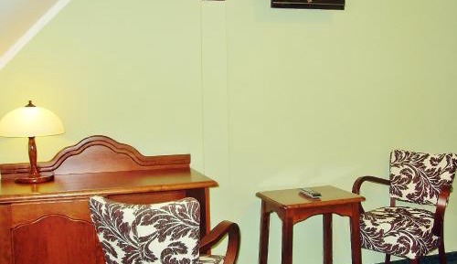 Double Room with Queen Bed