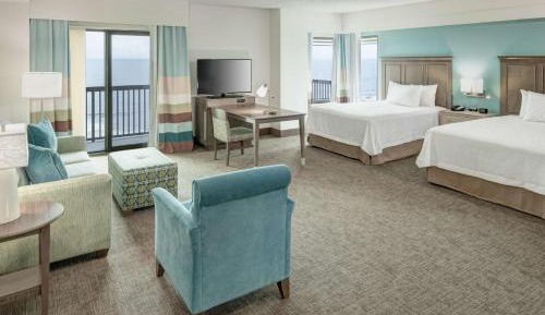 Queen Suite Oceanfront with Two Queen Beds and Balcony 