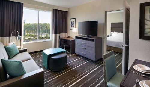 Two Bedroom Queen Suite - Non-Smoking