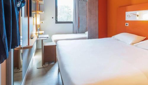 Room with One Double and One Fold-Down Bed