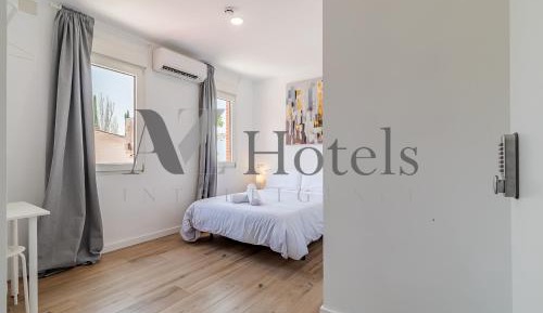 Standard Double Room with Shared Bathroom