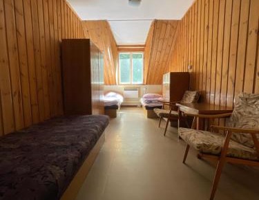 Basic Triple Room with Shared Bathroom