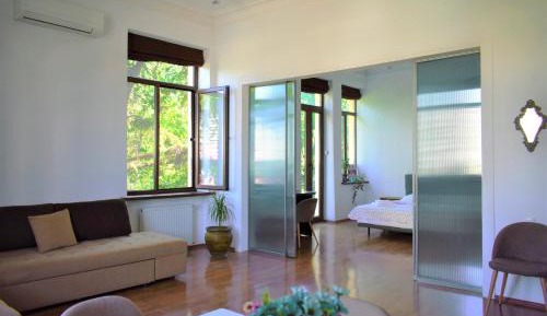 Apartment with Garden View