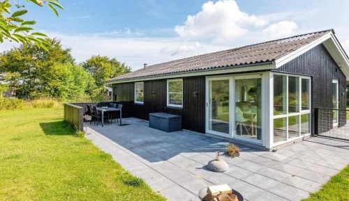 Three-Bedroom Holiday Home 