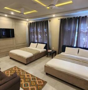 Deluxe Family Suite