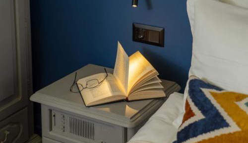 Economy Double Room – Interior view, no window