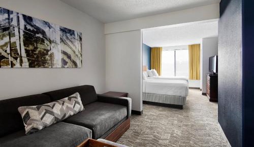 Double Suite with Sofa Bed - Mobility Accessible with Tub