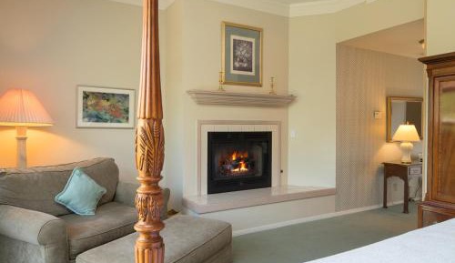 King Room - Claret Cup