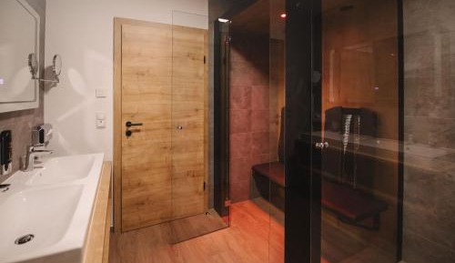 Premium Suite