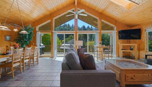 Four-Bedroom Holiday Home