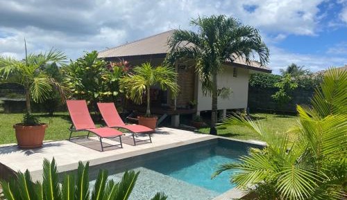 Bungalow with Garden View