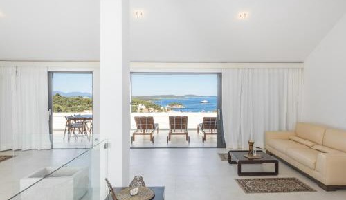 Two-Bedroom Apartment with Sea View