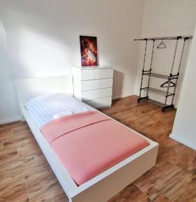 Single Room with Shared Bathroom