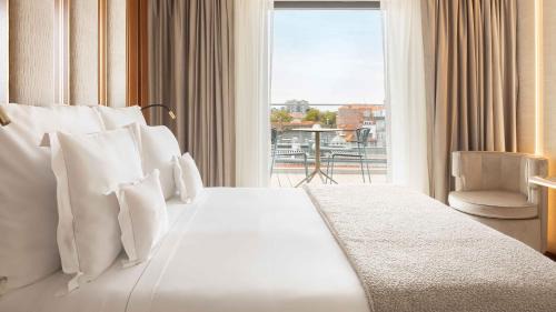 Superior Room with Balcony
