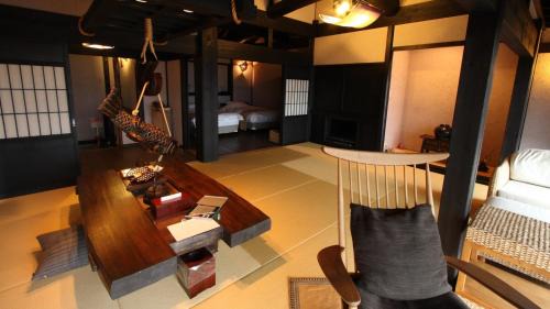 Twin Room with Tatami Area and Open-Air Hot Spring Bath, Sea View【SUMIRE】