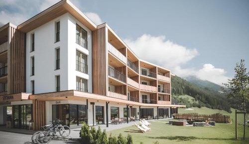 Superior One-Bedroom Apartment with Balcony