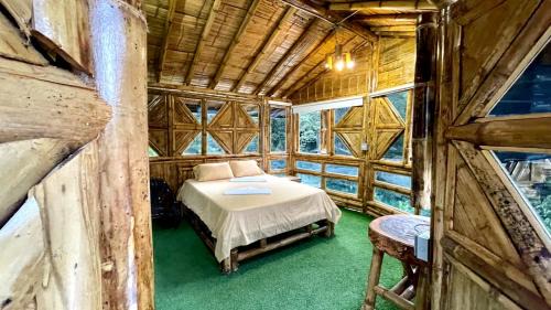 Queen Suite with Pool View