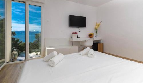Deluxe Double Room with Balcony and Sea View