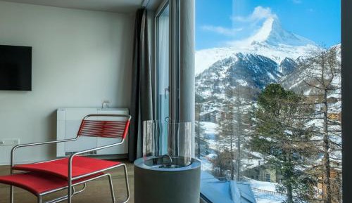Apartment with Matterhorn view and balcony: 217 ft²/710 ft²