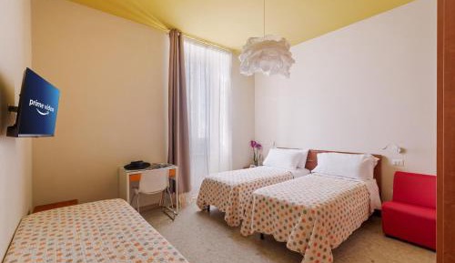 Twin Room with Private Bathroom