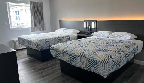 Queen Room with Two Queen Beds - Non-Smoking
