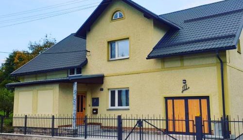 Six-Bedroom House