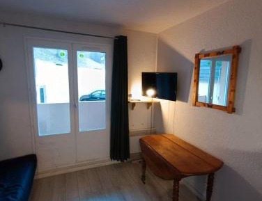 Studio with Sofa Bed