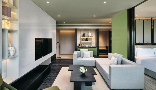 Junior King Suite with Garden View