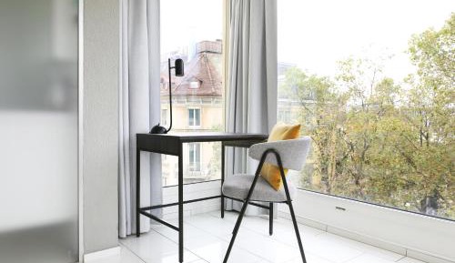 Large Studio with Kitchenette