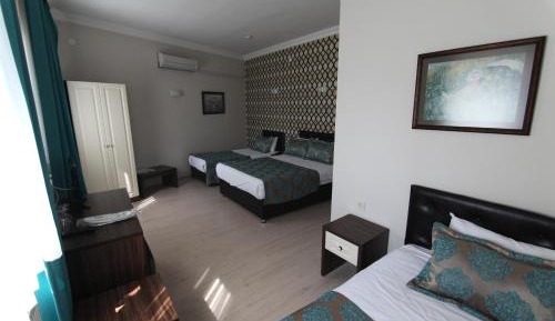 Deluxe Family Room
