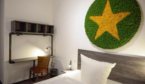 Standard Queen Room