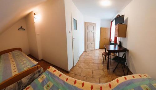 Triple Room with Private Bathroom
