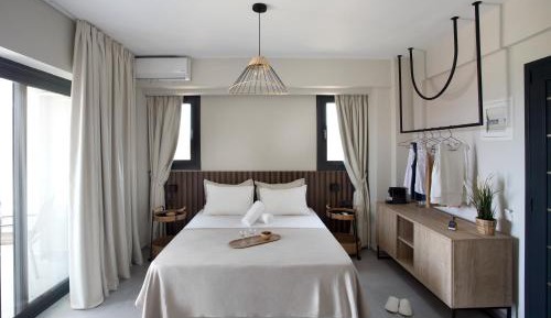 Deluxe Triple Room with Sea View