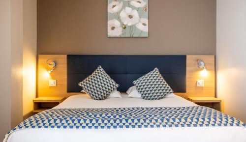 Comfort Street Side Room