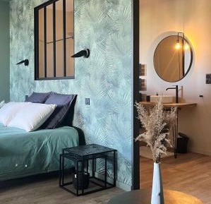 Queen Room with Spa Bath
