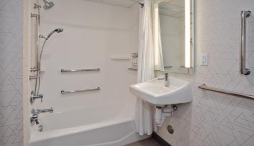 Standard Double Room with Two Double Beds - Mobility/Communications Accessible