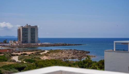 One-Bedroom Apartment with Sea View