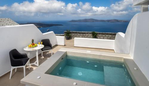 Executive Suite with Outdoor Heated Tub and Caldera View