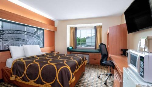 Queen Room - Mobility Access/Non-Smoking